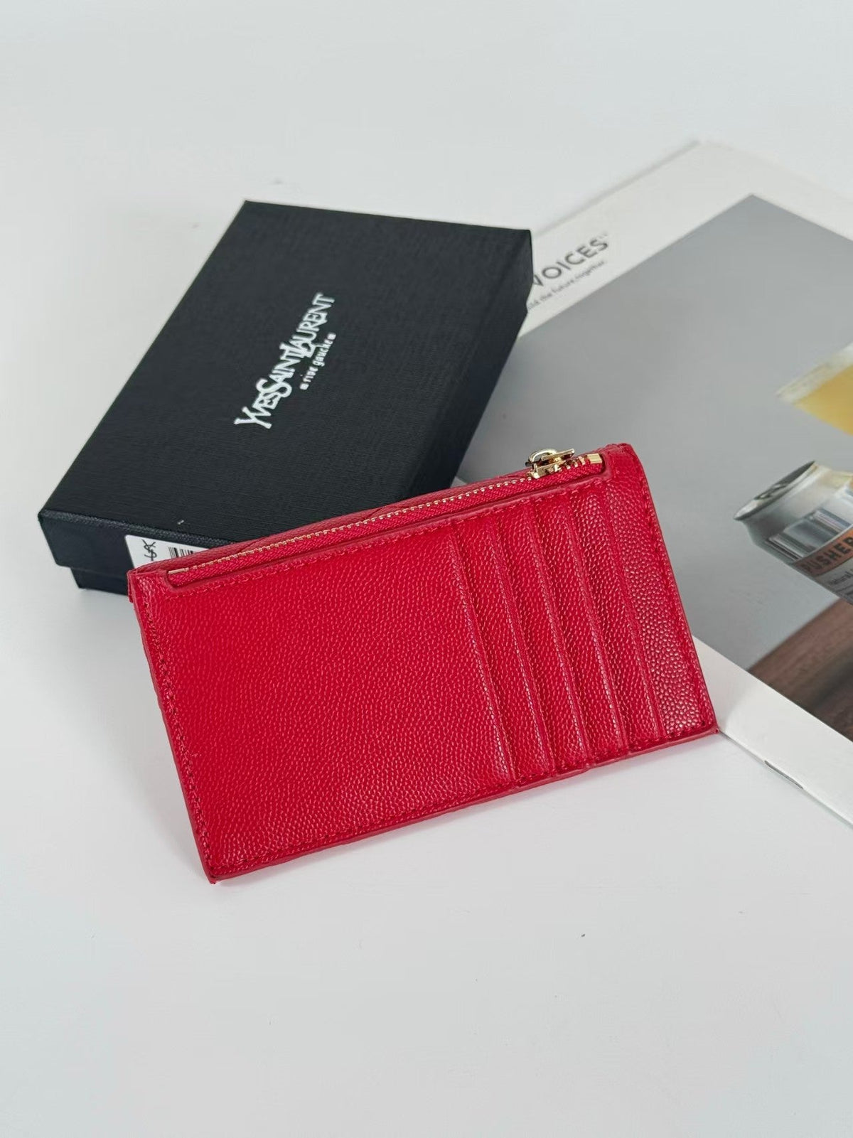 High-quality zippered wallet and card holder