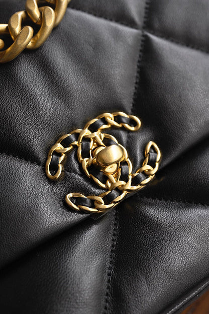 Chanel Luxury Handbag Style 120