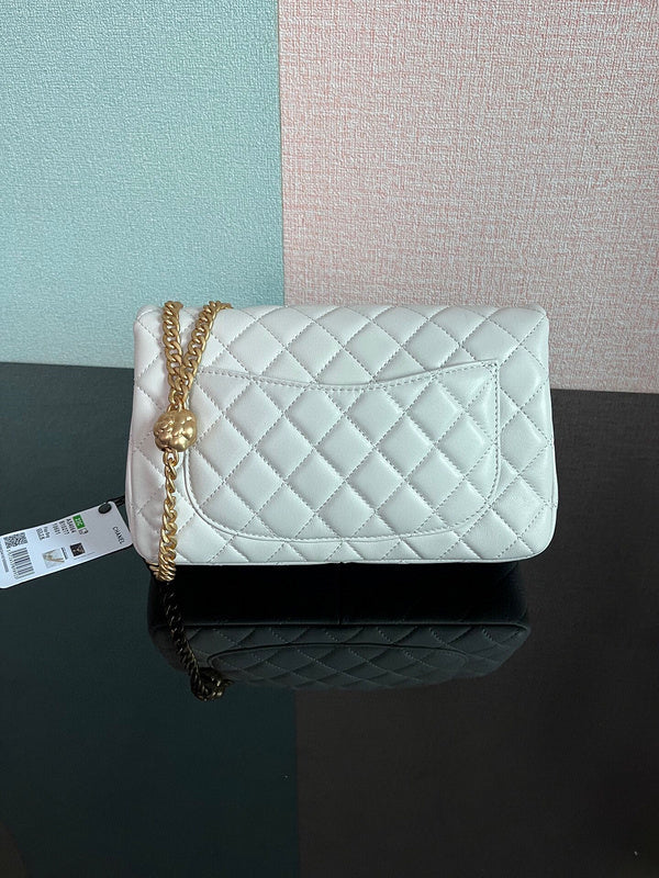 Chanel Luxury Handbag Style 75
