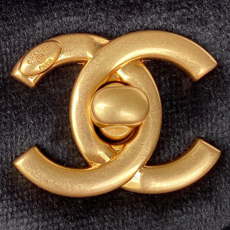 Chanel Luxury Handbag Style 419