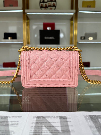 Chanel Luxury Handbag Style 185