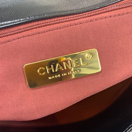 Chanel Luxury Handbag Style 569