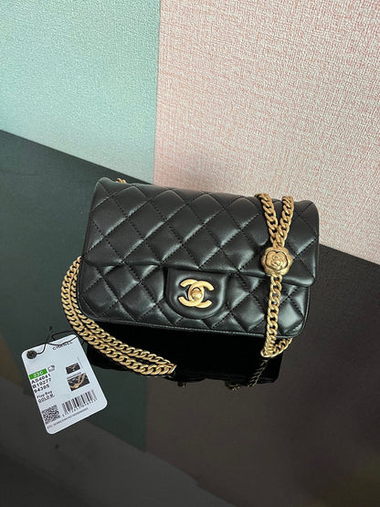 Chanel Luxury Handbag Style 85