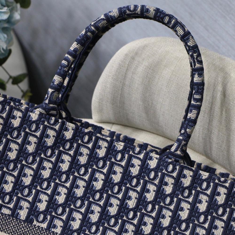 Gucci Book Tote Tote Bag