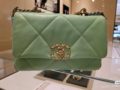 Chanel Luxury Handbag Style 609