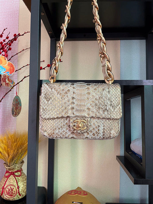 Chanel Luxury Handbag Style 434