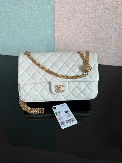 Chanel Luxury Handbag Style 75