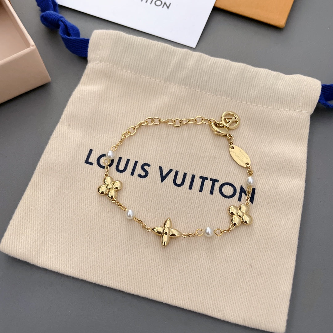 High-Quality Gold-Flower Pearl Bracelet