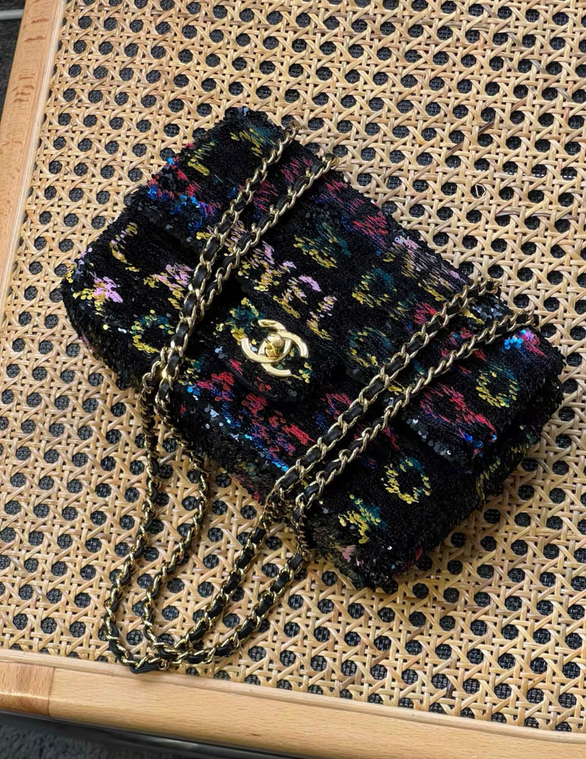 Chanel Luxury Leather Black Shoulder Bag Black