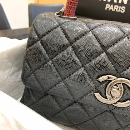 Chanel Luxury Handbag Style 538