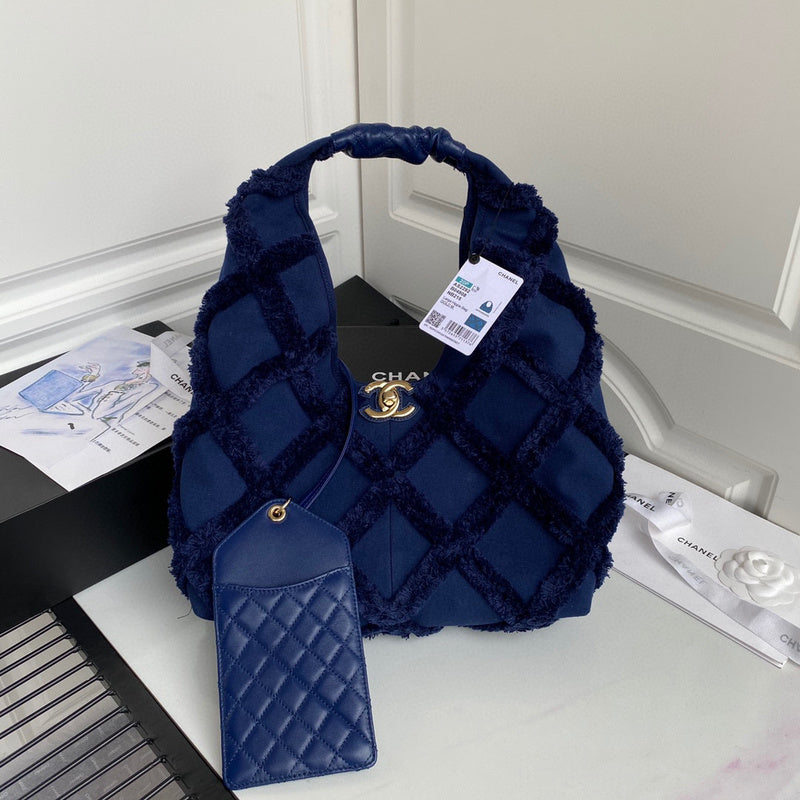 Chanel Luxury Handbag Style 605