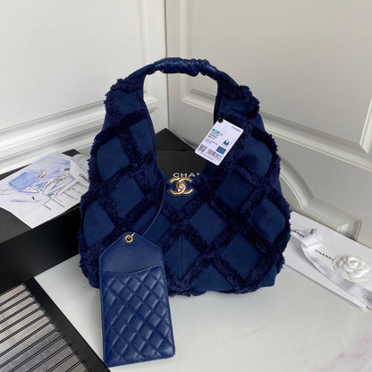 Chanel Luxury Handbag Style 605