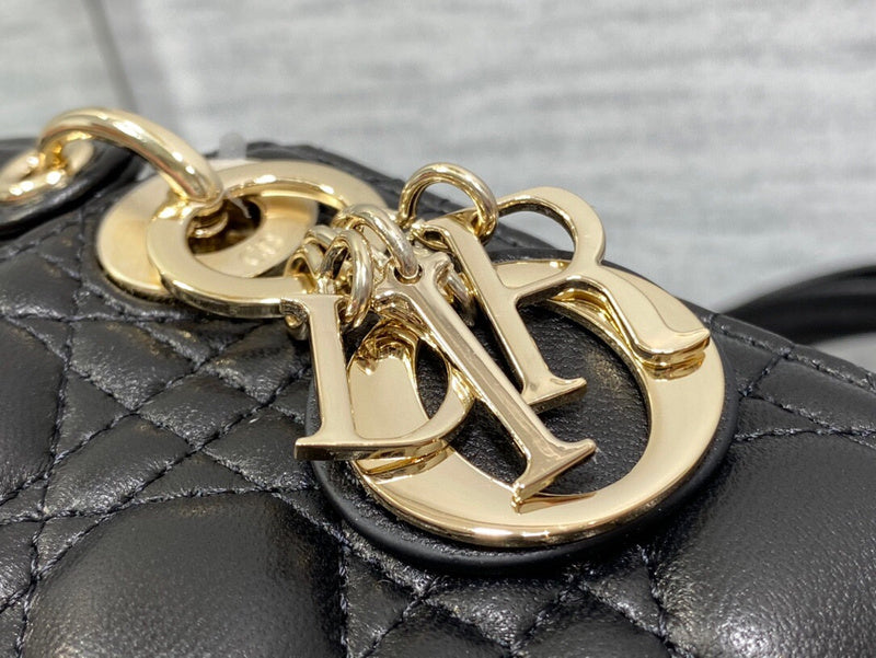 Chanel Luxury Handbag Style 363