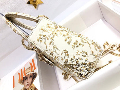 Chanel Luxury Handbag Style 358