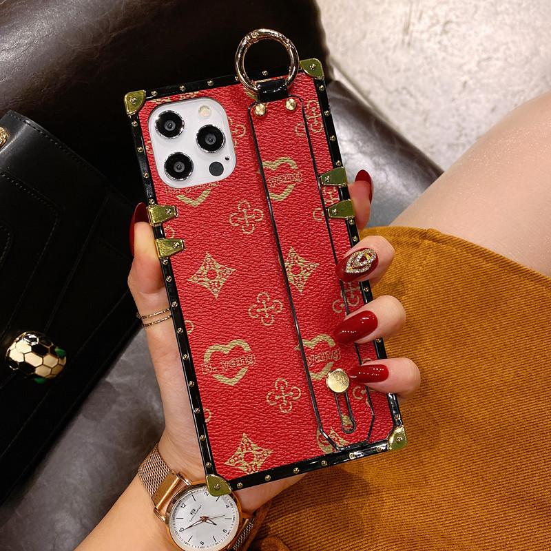 Vintage pattern wrist phone case for Samsung