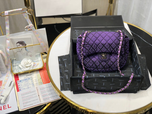 Chanel Luxury Handbag Style 519