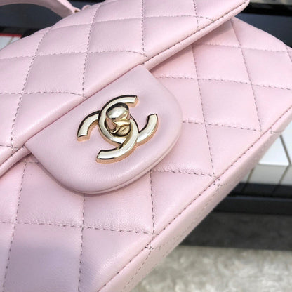 Chanel Luxury Handbag Style 562