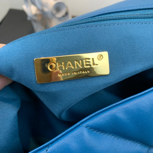 Chanel Luxury Handbag Style 580
