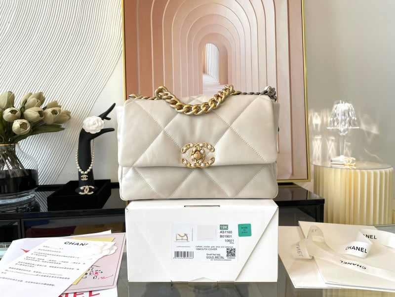 Chanel Luxury Handbag Style 602