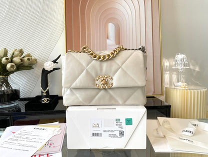 Chanel Luxury Handbag Style 602