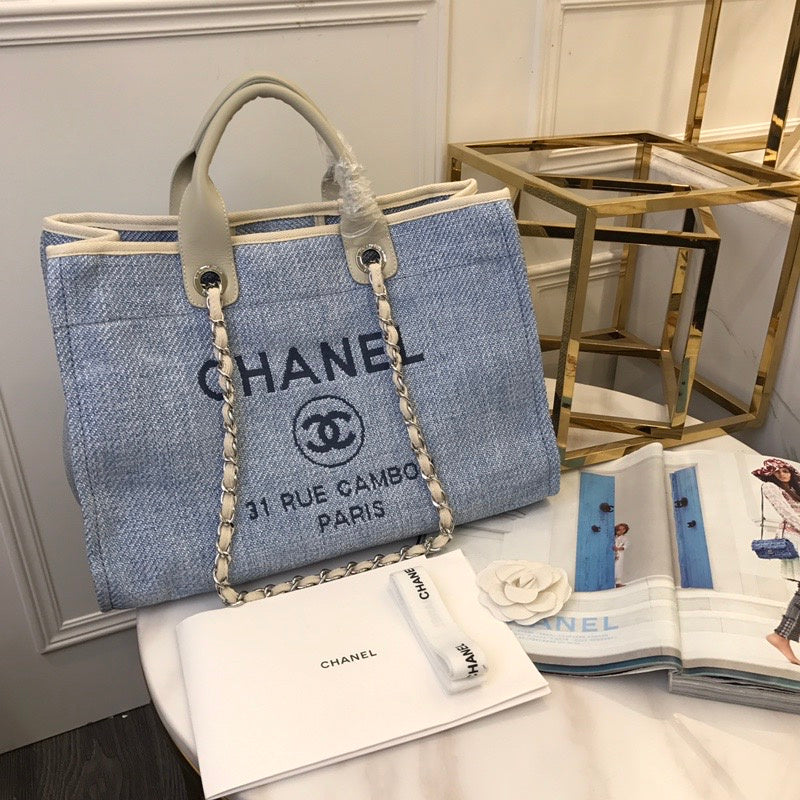 Chanel Luxury Handbag Style 557