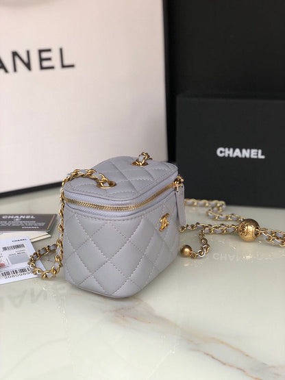 Chanel Luxury Handbag Style 135