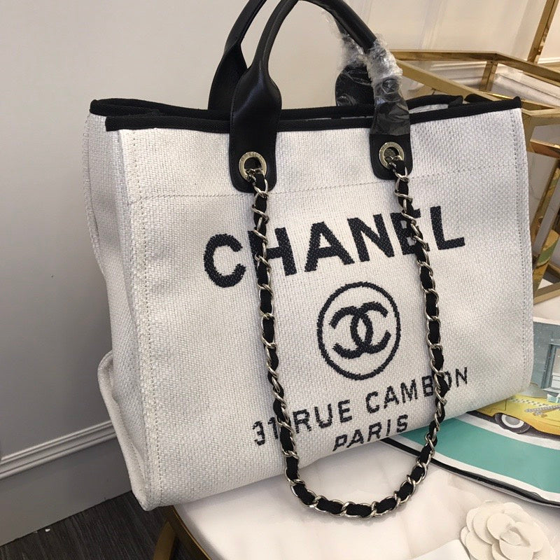Chanel Luxury Handbag Style 551