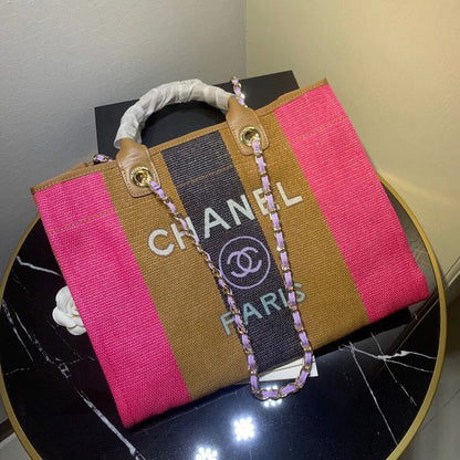 Chanel Luxury Handbag Style 559