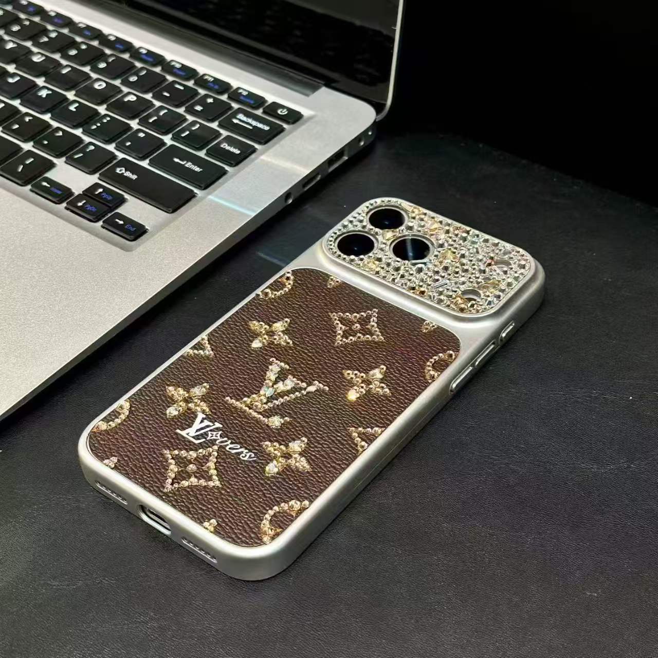 Luxurious, sparkling diamond iPhone phone case-2