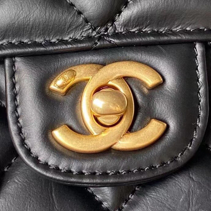 Chanel Luxury Handbag Style 275