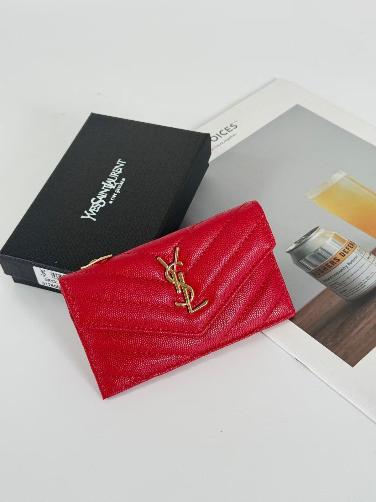 High-quality zippered wallet and card holder