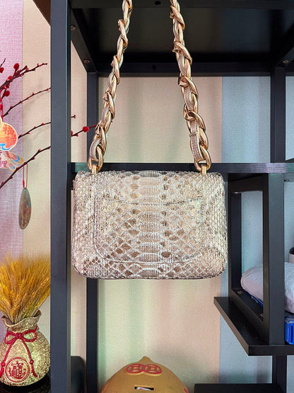 Chanel Luxury Handbag Style 434