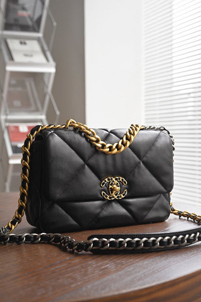 Chanel Luxury Handbag Style 120