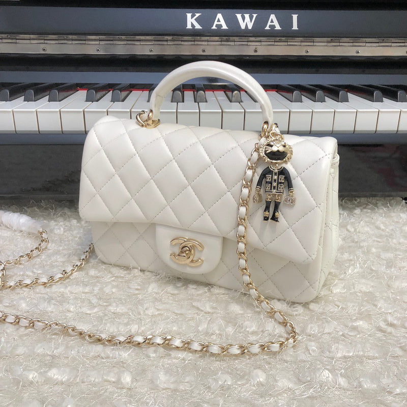 Chanel Luxury Handbag Style 558