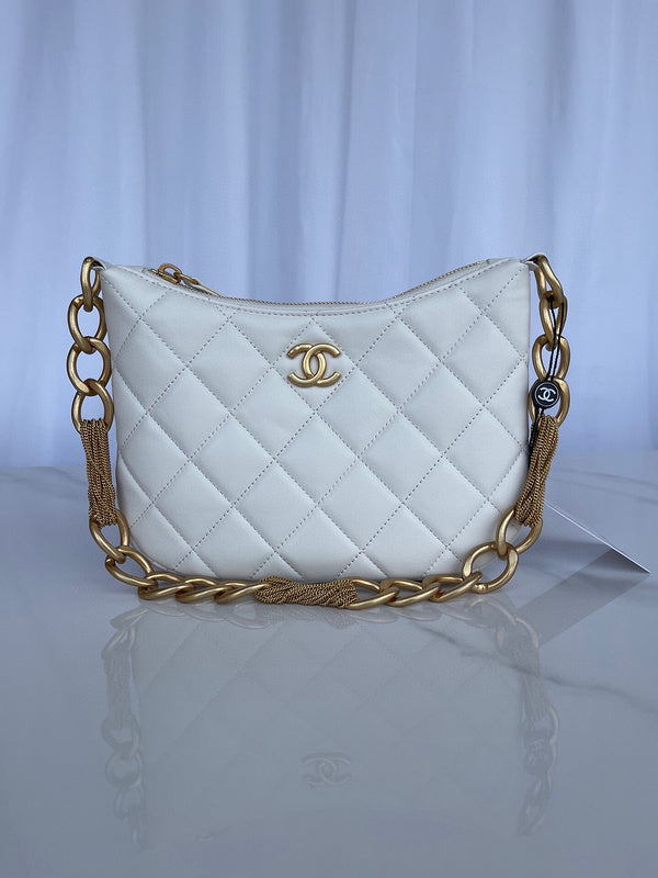 Chanel Luxury Handbag Style 386
