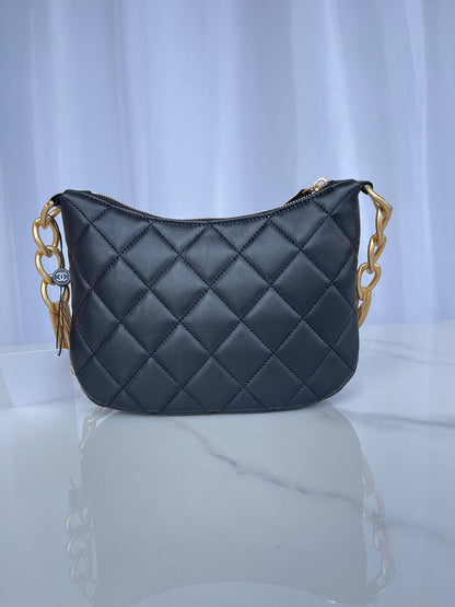 Chanel Luxury Handbag Style 350