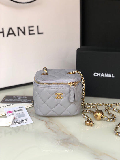 Chanel Luxury Handbag Style 135