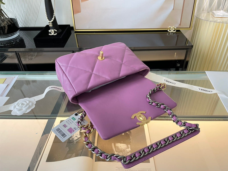 Chanel Luxury Handbag Style 604