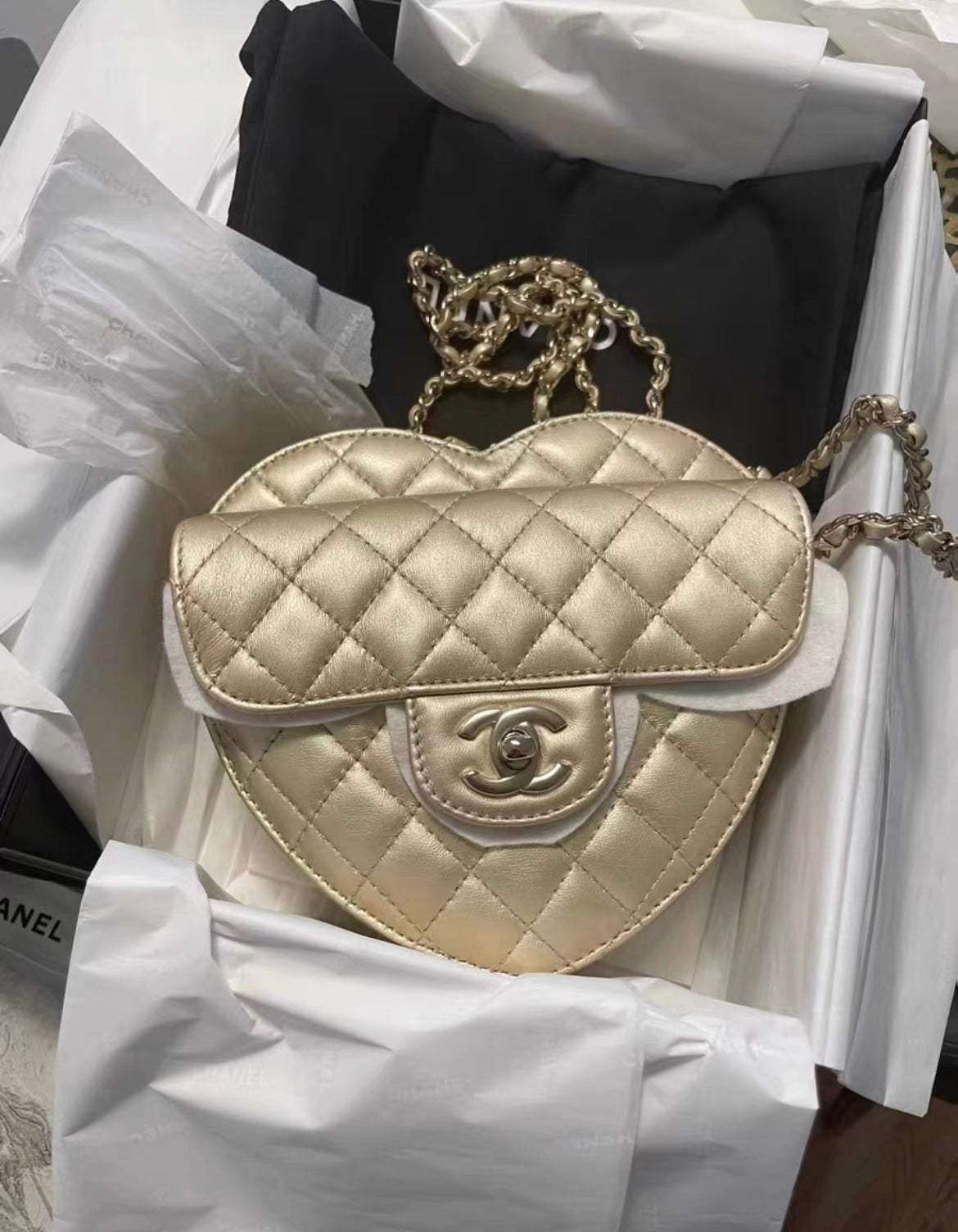 Chanel Heart Bag Ss22 Large Size In Gold Leather