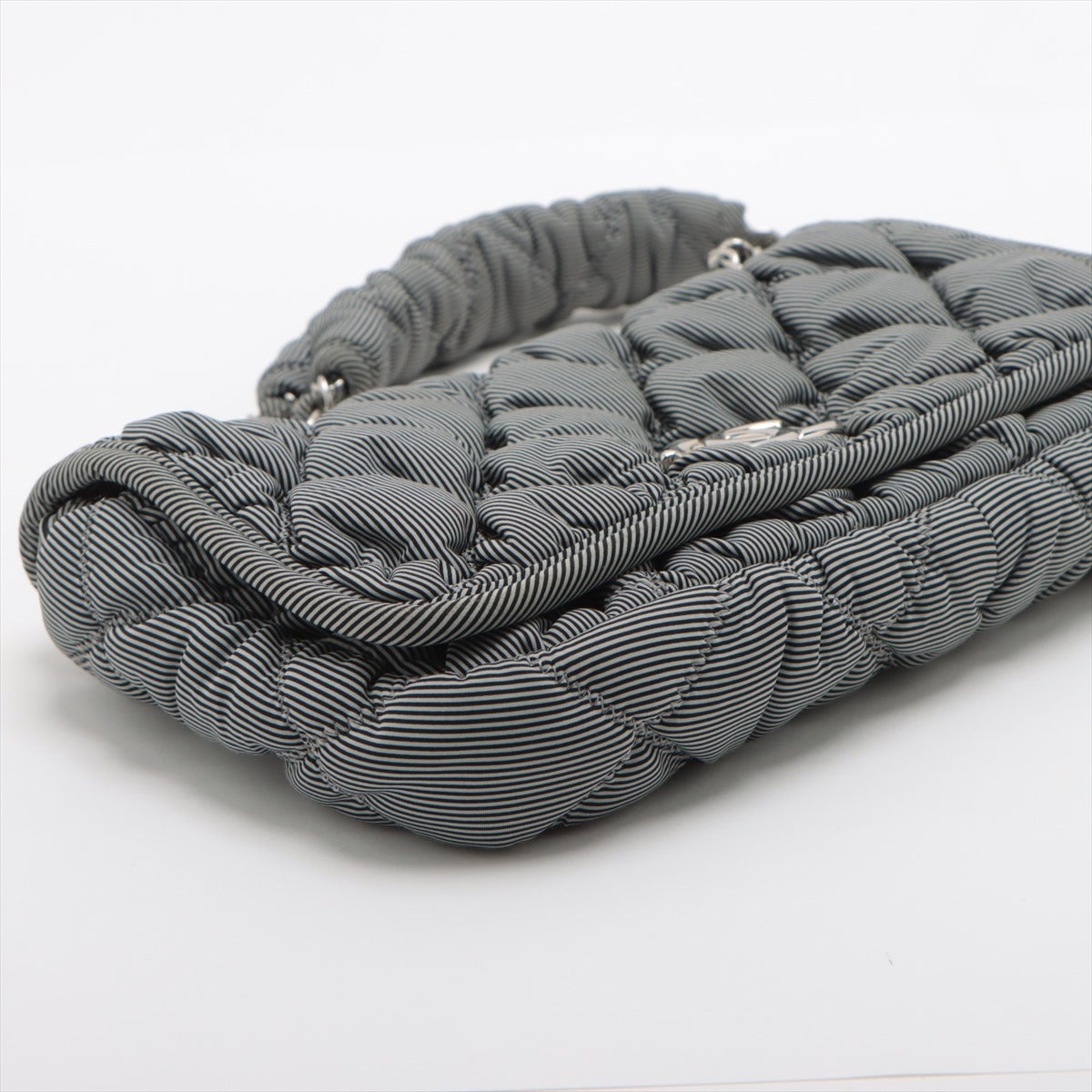 Chanel Silver Chain Shoulder Bag Style