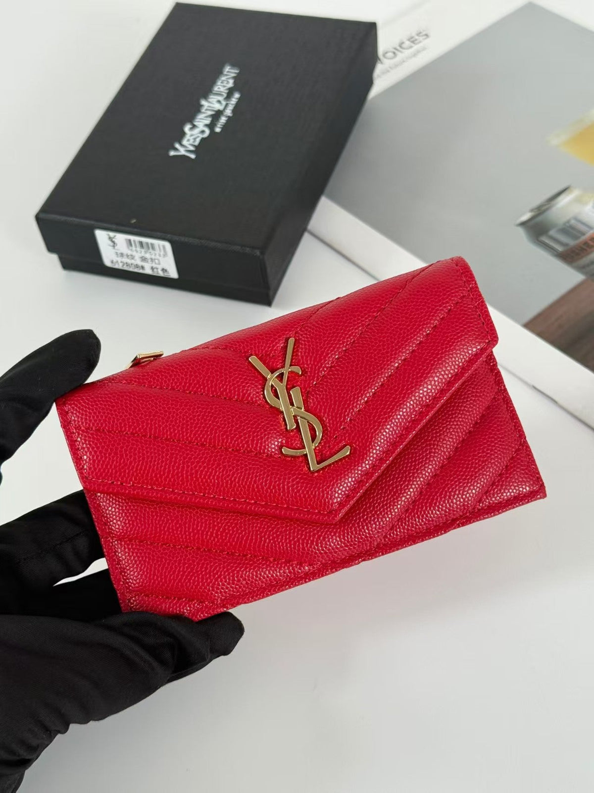High-quality zippered wallet and card holder