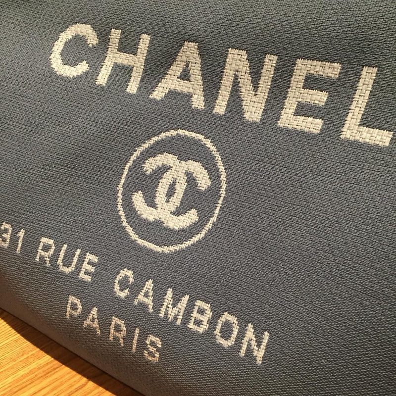 Chanel Luxury Handbag Style 554
