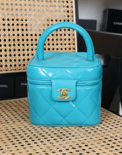 Chanel Chanel 19 Patent Leather Black Shoulder Bag