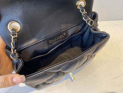 Chanel Luxury Handbag Style 495