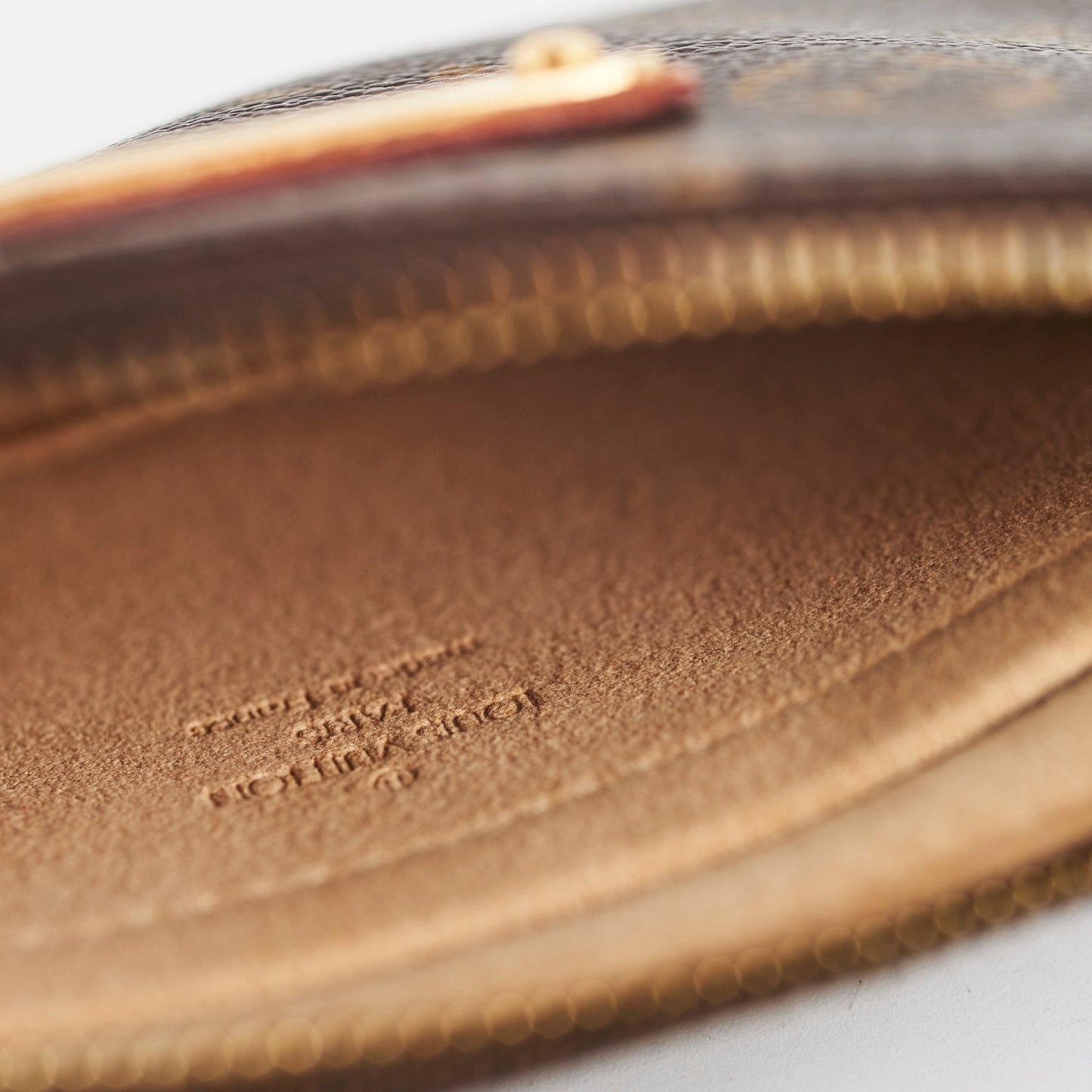 Louis Vuitton Pochette Milla MM Monogram