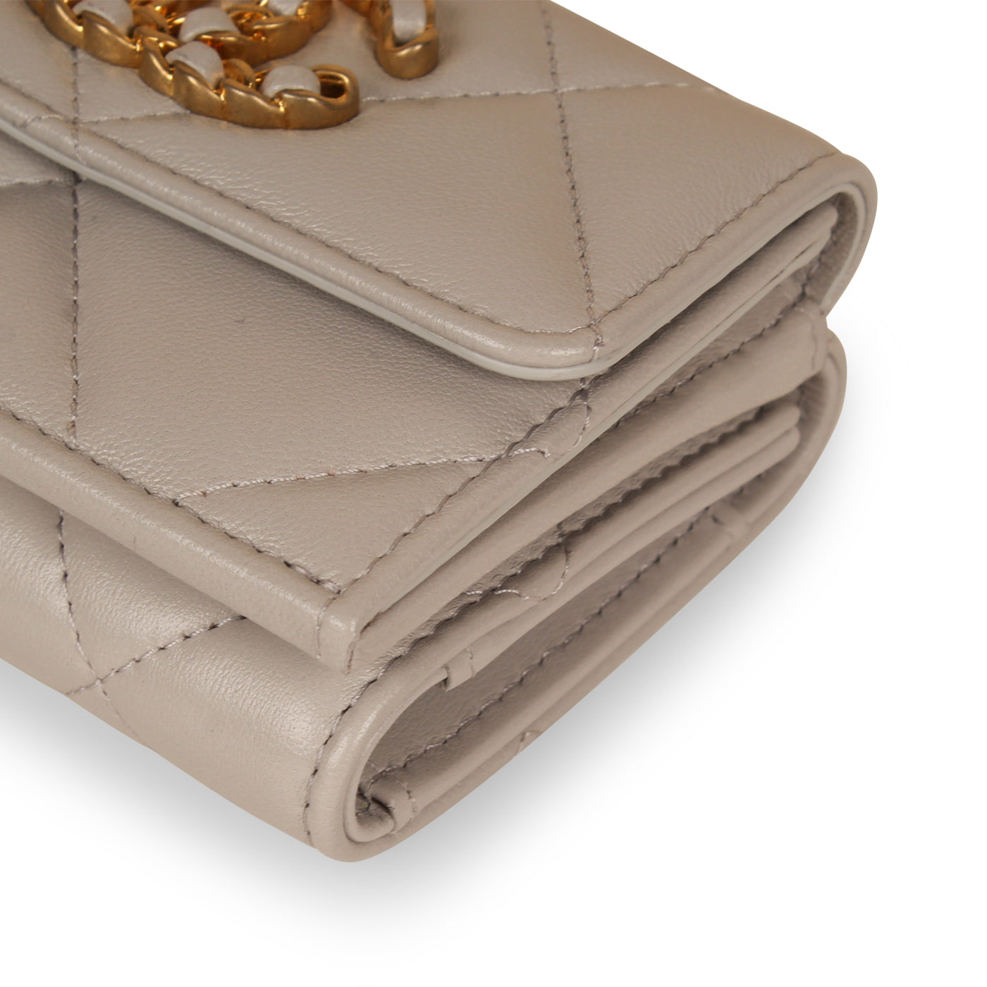 Chanel Chanel 19 Lambskin Gold Shoulder Bag Style 20