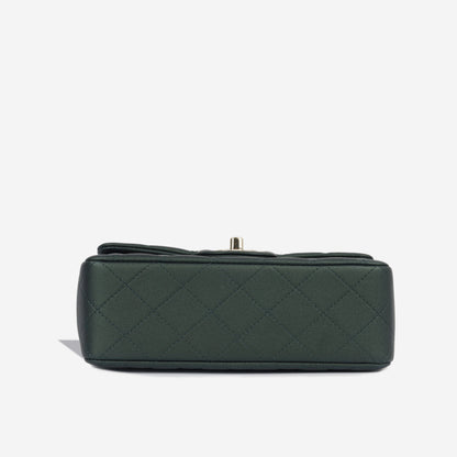 Chanel Classic Flap Lambskin Gold Shoulder Bag Style 122