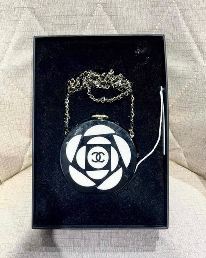 Chanel Luxury Leather Black Clutch Style 9