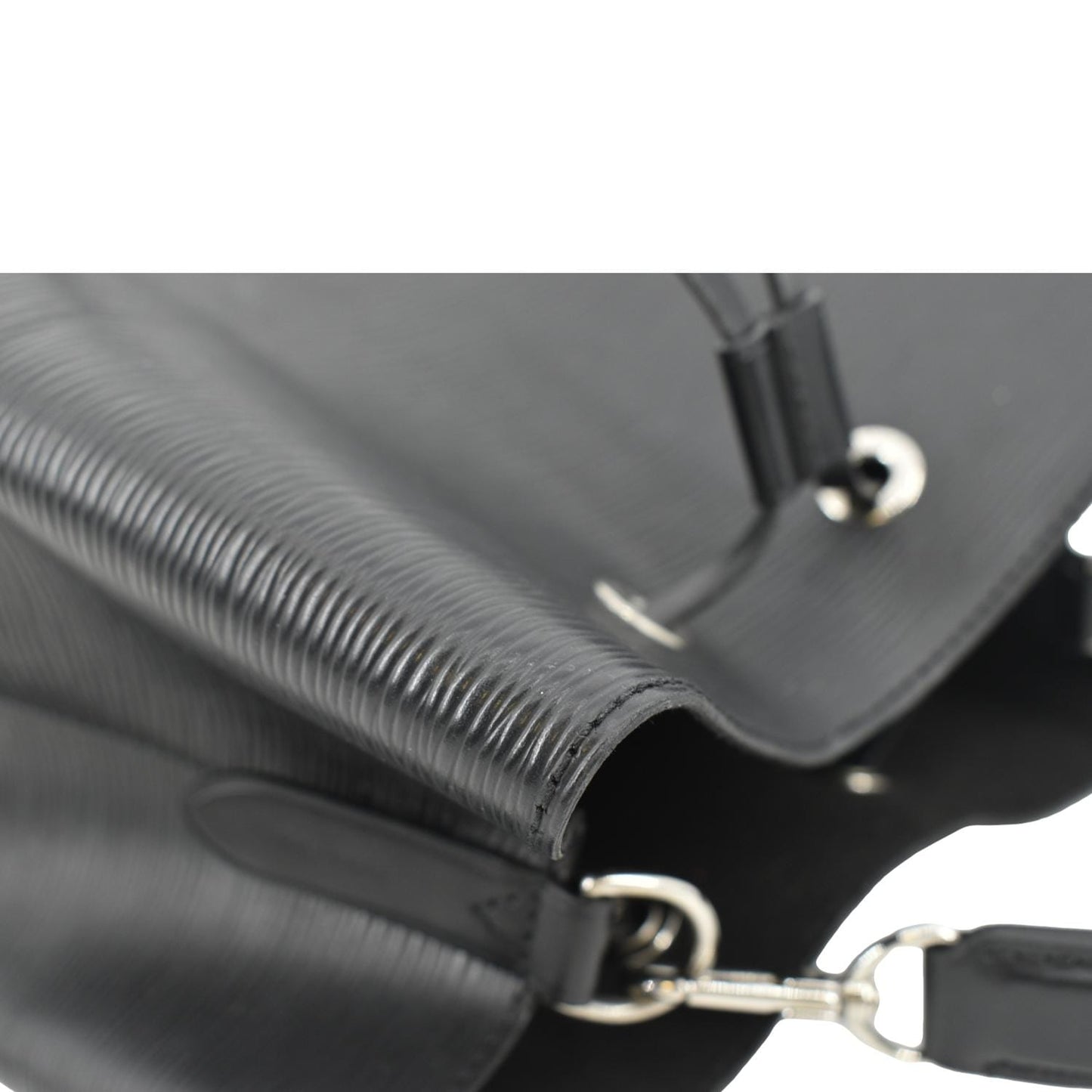 LOUIS VUITTON NeoNoe Epi Leather Shoulder Bag Black