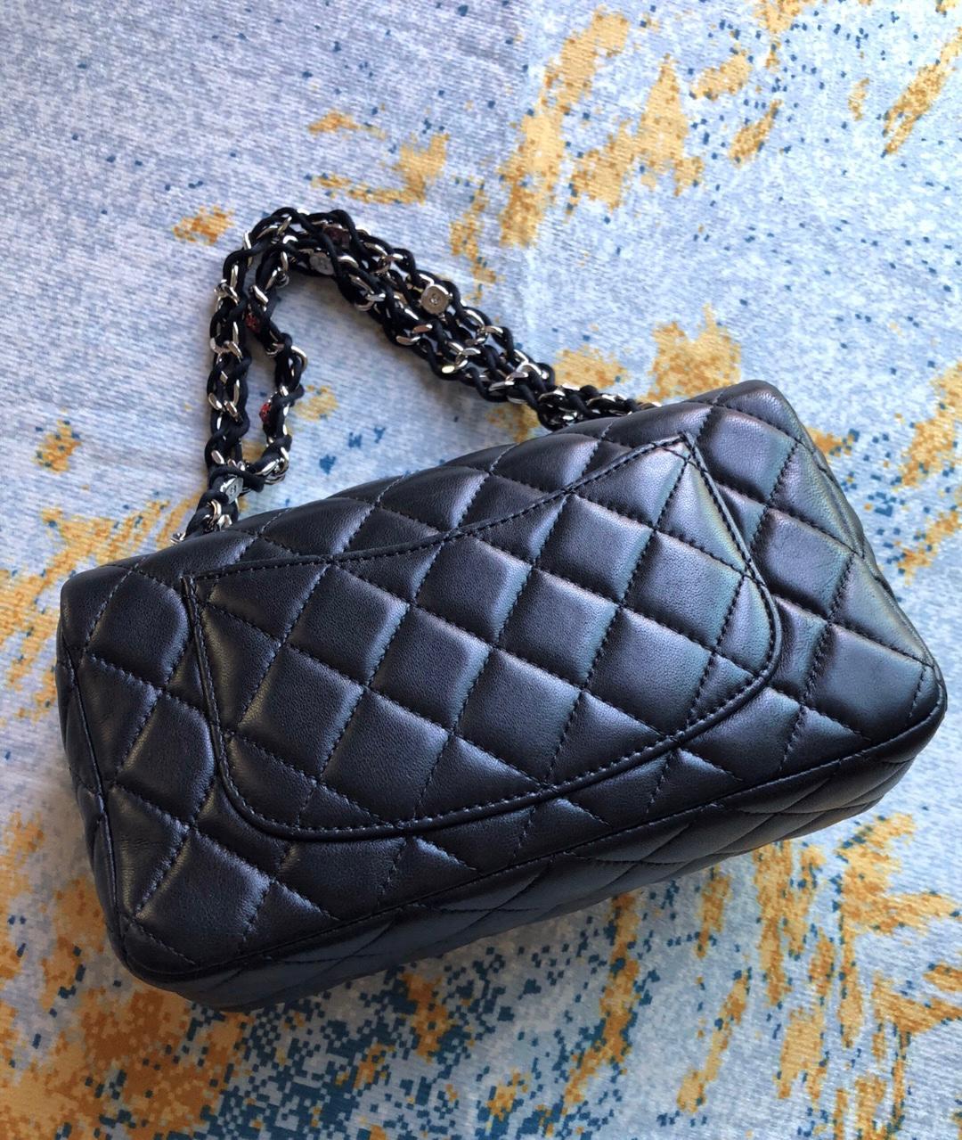 Chanel Luxury Leather Shoulder Bag